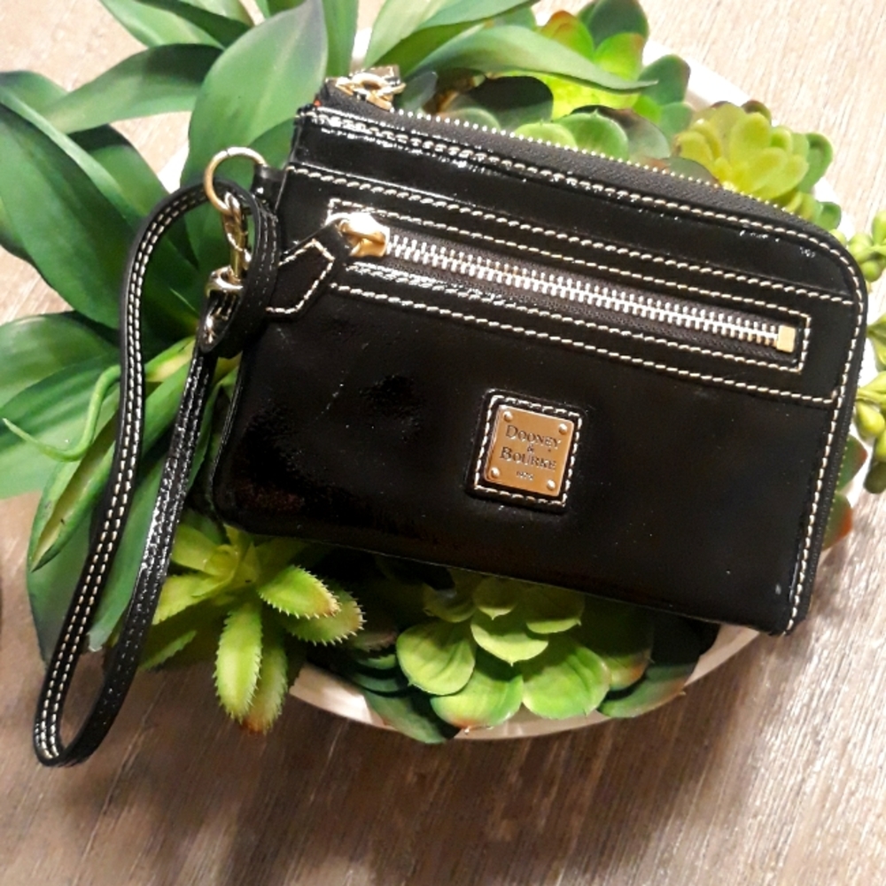 Dooney & Bourke